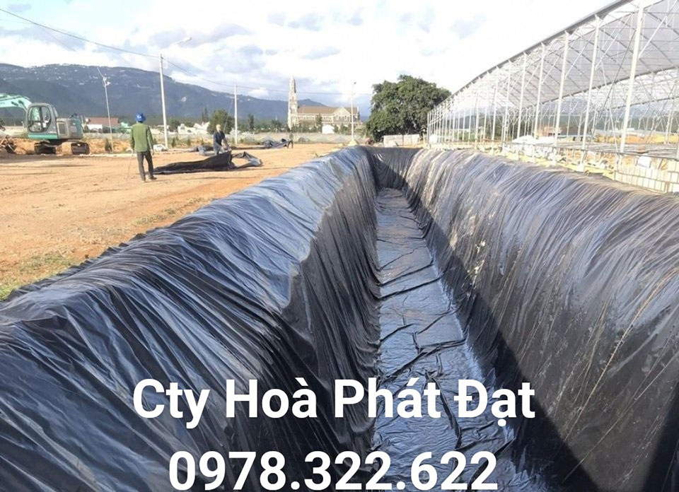 Báo giá bán lẻ màng bạt nhựa chống thấm HDPE màu xanh đen lót ao hồ bờ ao chứa nước giá rẻ tại Tuy Hoà Phú Yên
