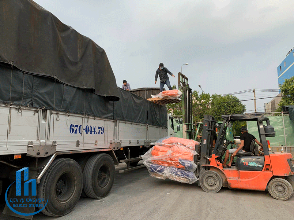 Giao hàng bạt xanh cam